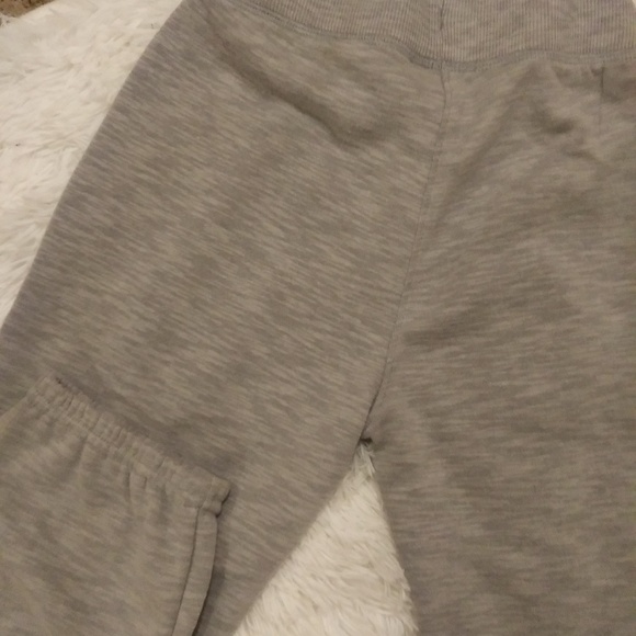 Girls under armour Capri sweat pants - Picture 6 of 6